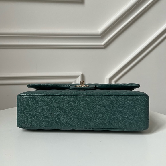 —SOLD—CHANEL M CLASSIC DOUBLE FLAP LGHW - Picture 4 of 14